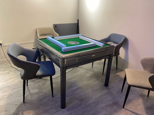 ME Cafe & Games