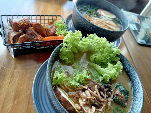 nomVnom Bistro