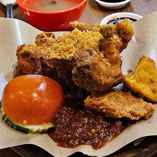 Ayam Penyet President - Djitsun Bedok
