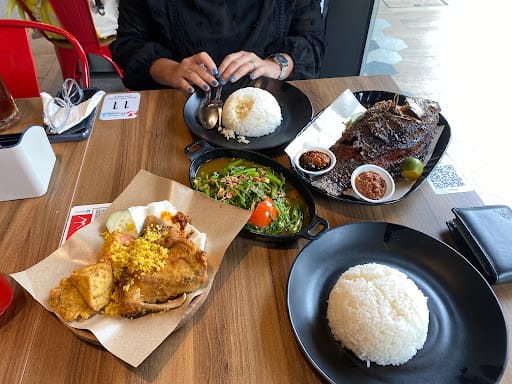 Ayam Penyet President - Djitsun Bedok