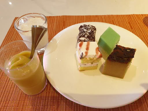 Nyonyas & Gentlemen Restaurant