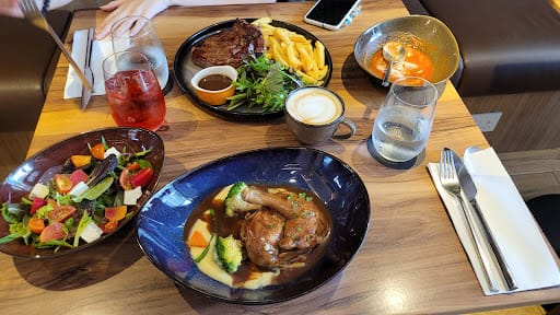 Wine & Kitchen (111 Somerset)