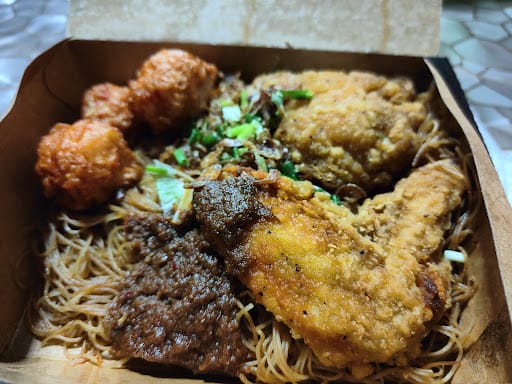 Tip Top Curry Puff @ Compass One