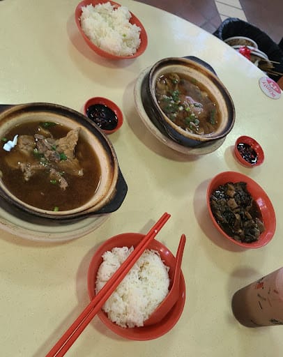 Kam Par Claypot Bak Kut Teh and Chicken Rice 金宝
