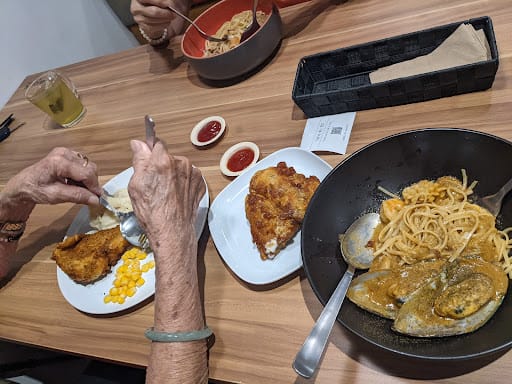 7th Heaven KTV and Cafe