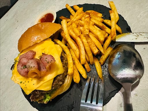 7th Heaven KTV and Cafe