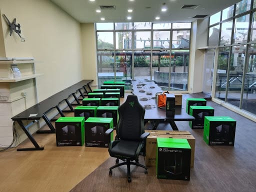 Clique Gaming Safra Jurong Cyber Cafe (LAN Shop)