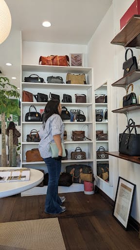 The Née Vintage Store