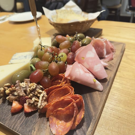 Lucca's Trattoria (Top Italian Restaurant)