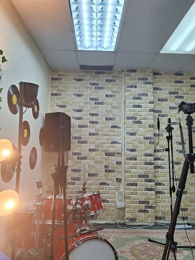 Tiny Mighty Studio - Recording Studio