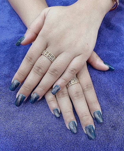 A.T The Nail Bar X Salon