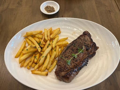 Tomahawk Contemporary Steakhouse