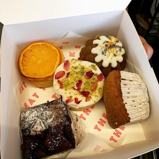 The Headless Baker 無 頭 師