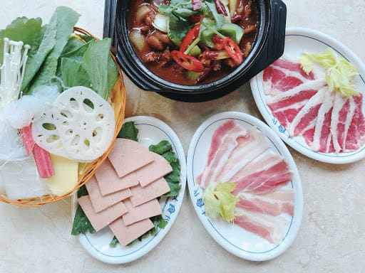 DIVINE CHIKEN POT westgate 好滋味鸡公煲