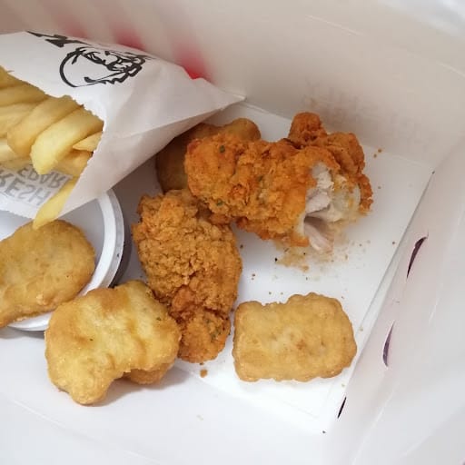 KFC PAYA LEBAR QUARTER - PLQ