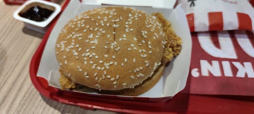 KFC PAYA LEBAR QUARTER - PLQ