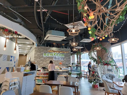 nomVnom Bistro
