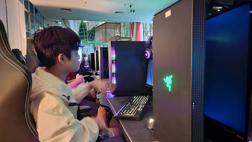 Clique Gaming Safra Jurong Cyber Cafe (LAN Shop)