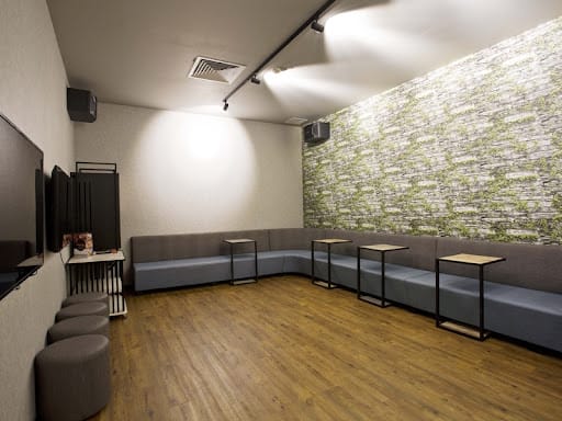 7th Heaven KTV and Cafe