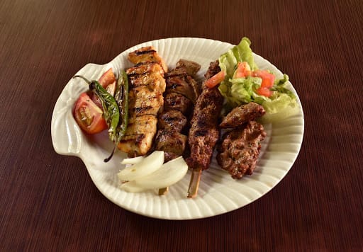 Arkadas Cafe & Restaurant