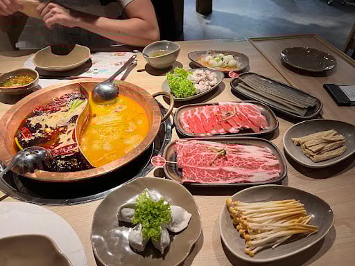 Uncle Fong Hot Pot Restaurant (Great World) 方叔叔重庆老火锅