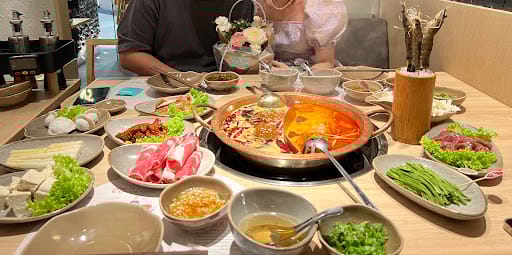 Uncle Fong Hot Pot Restaurant (Great World) 方叔叔重庆老火锅