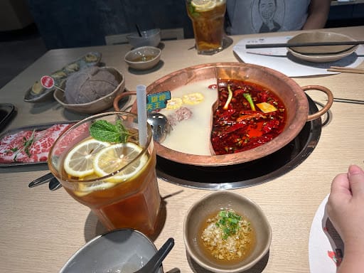 Uncle Fong Hot Pot Restaurant (Great World) 方叔叔重庆老火锅