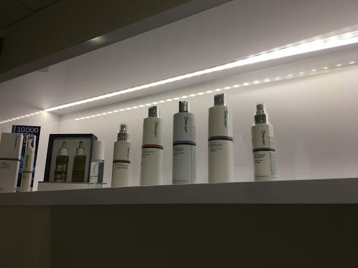 Svenson Hair @ International Building | Hair Loss and Scalp Treatment