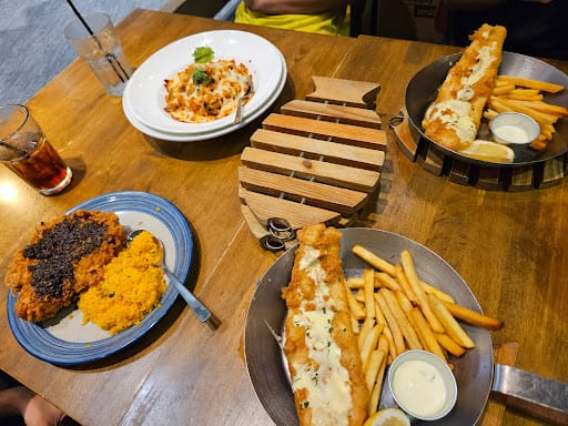 Fish & Co. (Waterway Point)