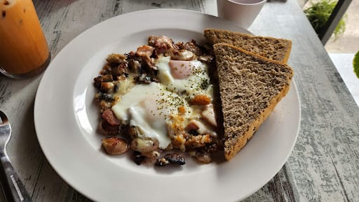 The Garden Slug Family Restaurant (Pet-Friendly Outdoors)