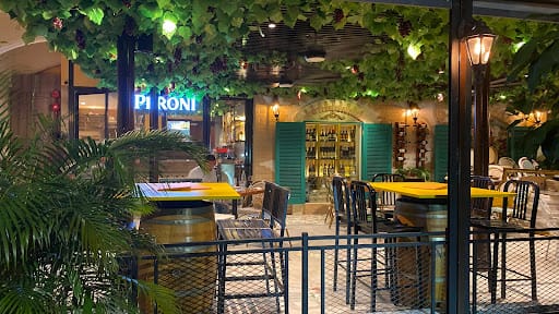 Lucca's Trattoria (Top Italian Restaurant)