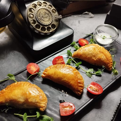 Tomahawk Contemporary Steakhouse