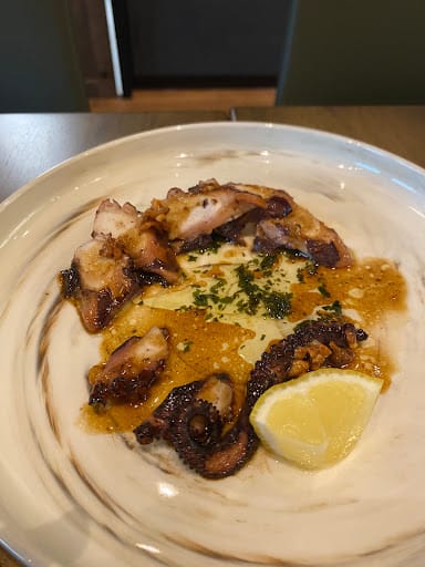 Tomahawk Contemporary Steakhouse