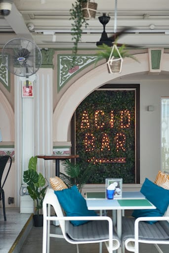 Acid Bar & Restaurant