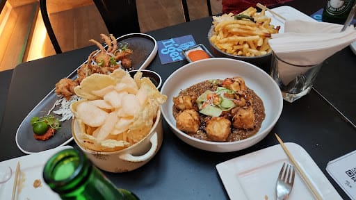 Acid Bar & Restaurant