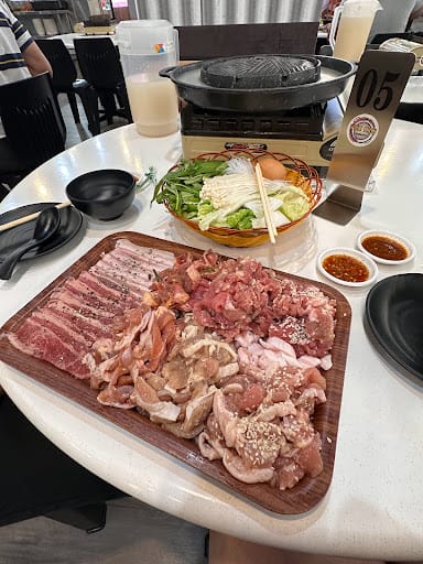 Yak Kin Mookata - Bukit Merah