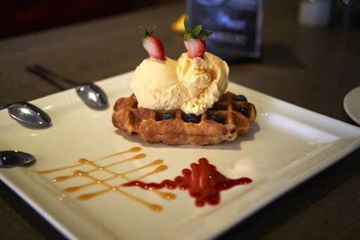 COLLIN'S® Shaw Plaza