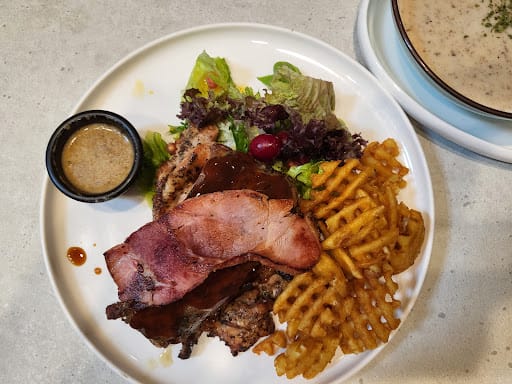 COLLIN'S® Shaw Plaza