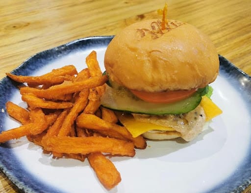 Ollie Kitchen & Bar (Orchard)