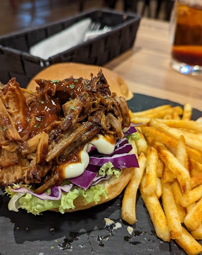 7th Heaven KTV and Cafe