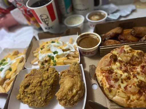 KFC PAYA LEBAR QUARTER - PLQ