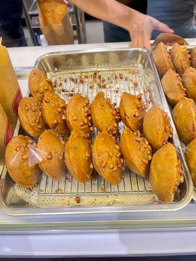 Sixth Floor Oyster Cake