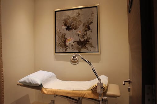 Bao Zhong Tang Premium TCM Centre