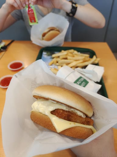 MOS Burger (Causeway Point)