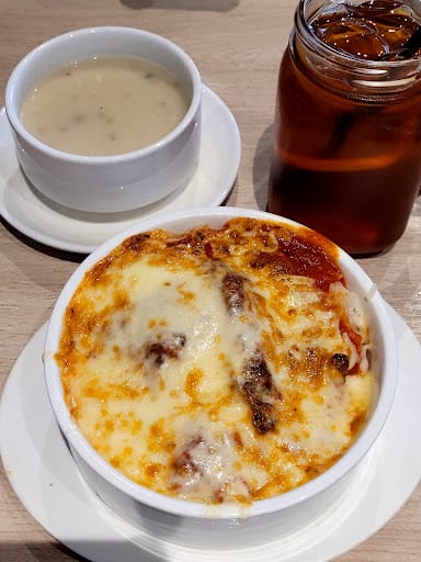 Eighteen Chefs AMK Hub