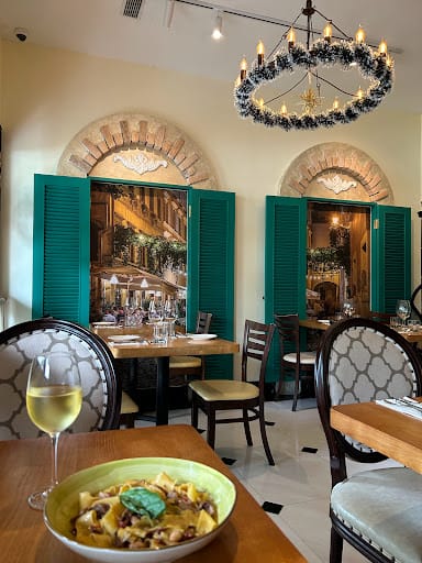Lucca's Trattoria (Top Italian Restaurant)