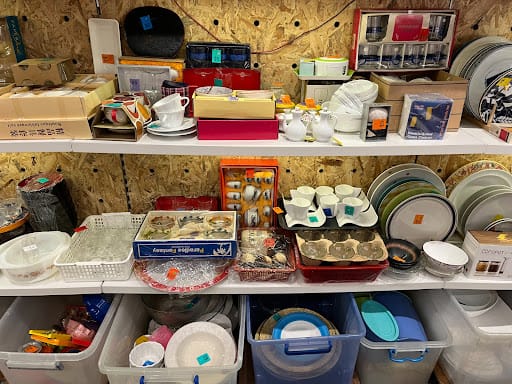 SSVP SHOP Thrift Shop