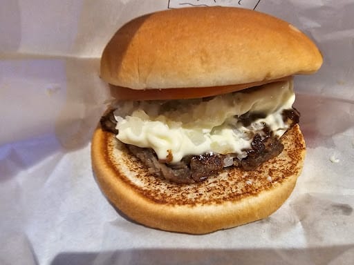 MOS Burger - Junction 8