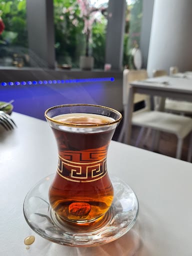 Arkadas Cafe & Restaurant