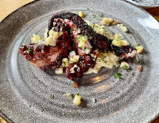 Dan's Steaks - Bar & Grill (Star Vista)